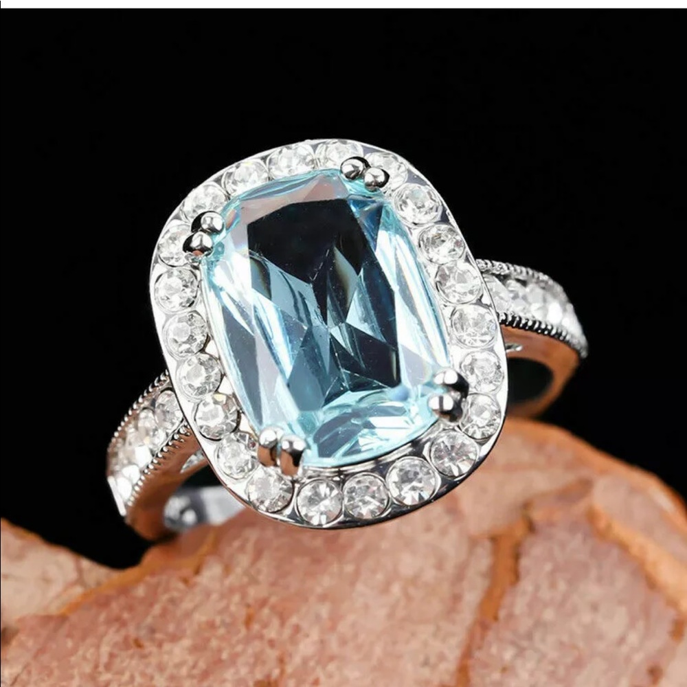 Gorgeous 925 Silver White Diamonds Aquamarine Ring - Picture 4 of 7